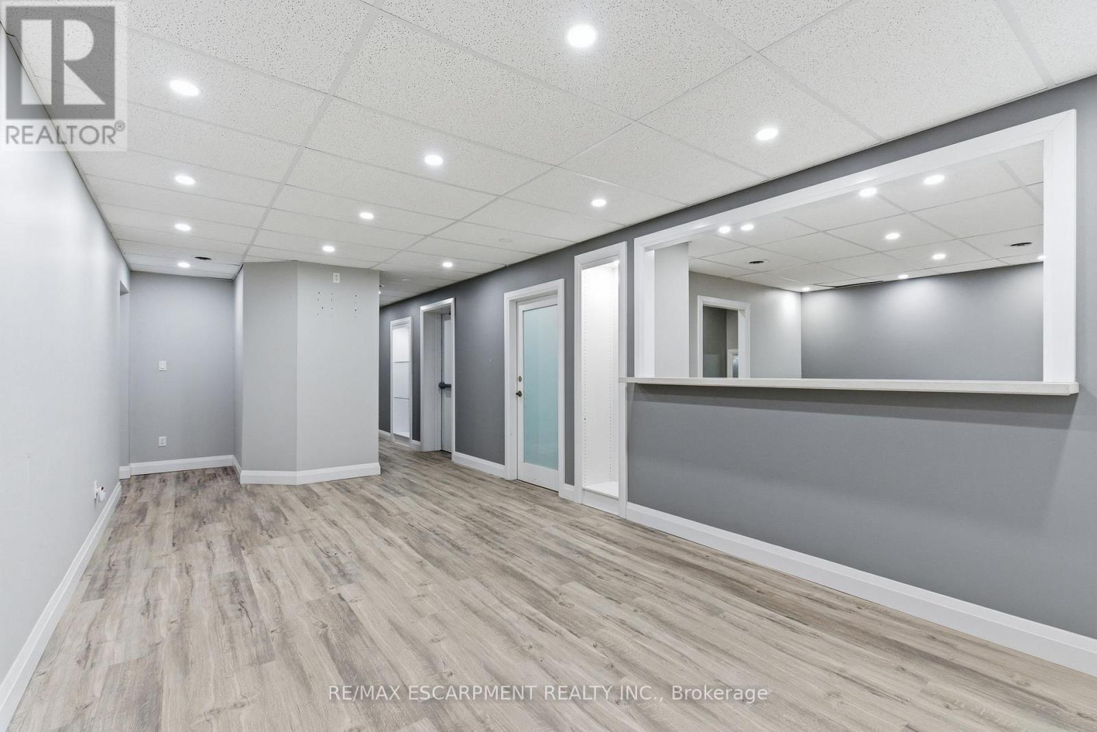 102 - 838 Fennell Avenue E, Hamilton, Ontario  L8V 1V6 - Photo 15 - X12604272