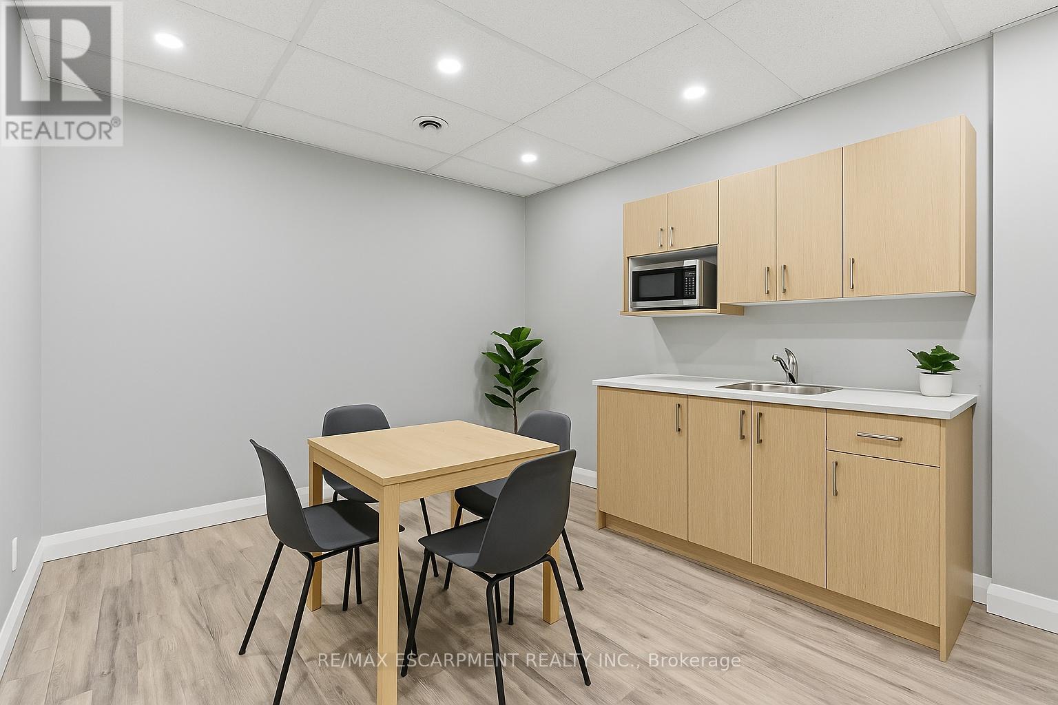 102 - 838 Fennell Avenue E, Hamilton, Ontario  L8V 1V6 - Photo 22 - X12604272