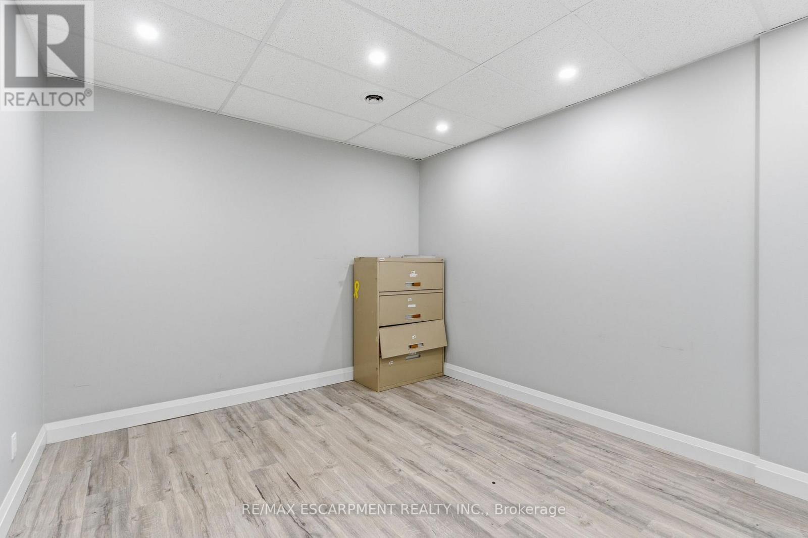 102 - 838 Fennell Avenue E, Hamilton, Ontario  L8V 1V6 - Photo 23 - X12604272