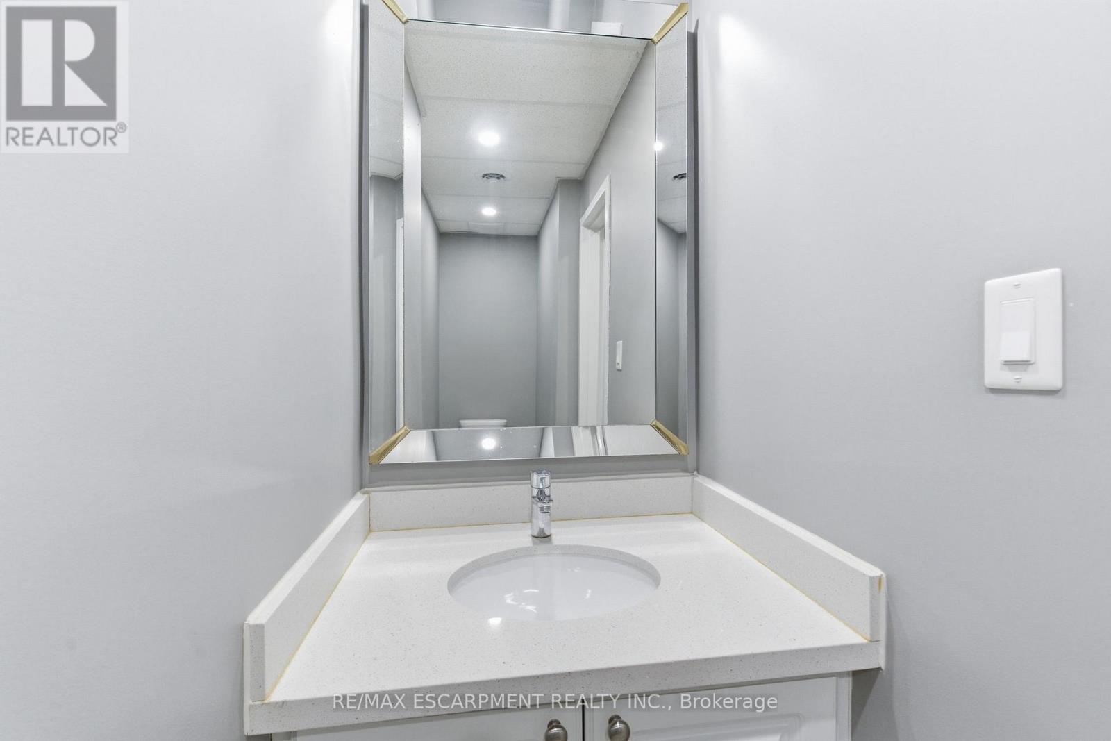 102 - 838 Fennell Avenue E, Hamilton, Ontario  L8V 1V6 - Photo 26 - X12604272