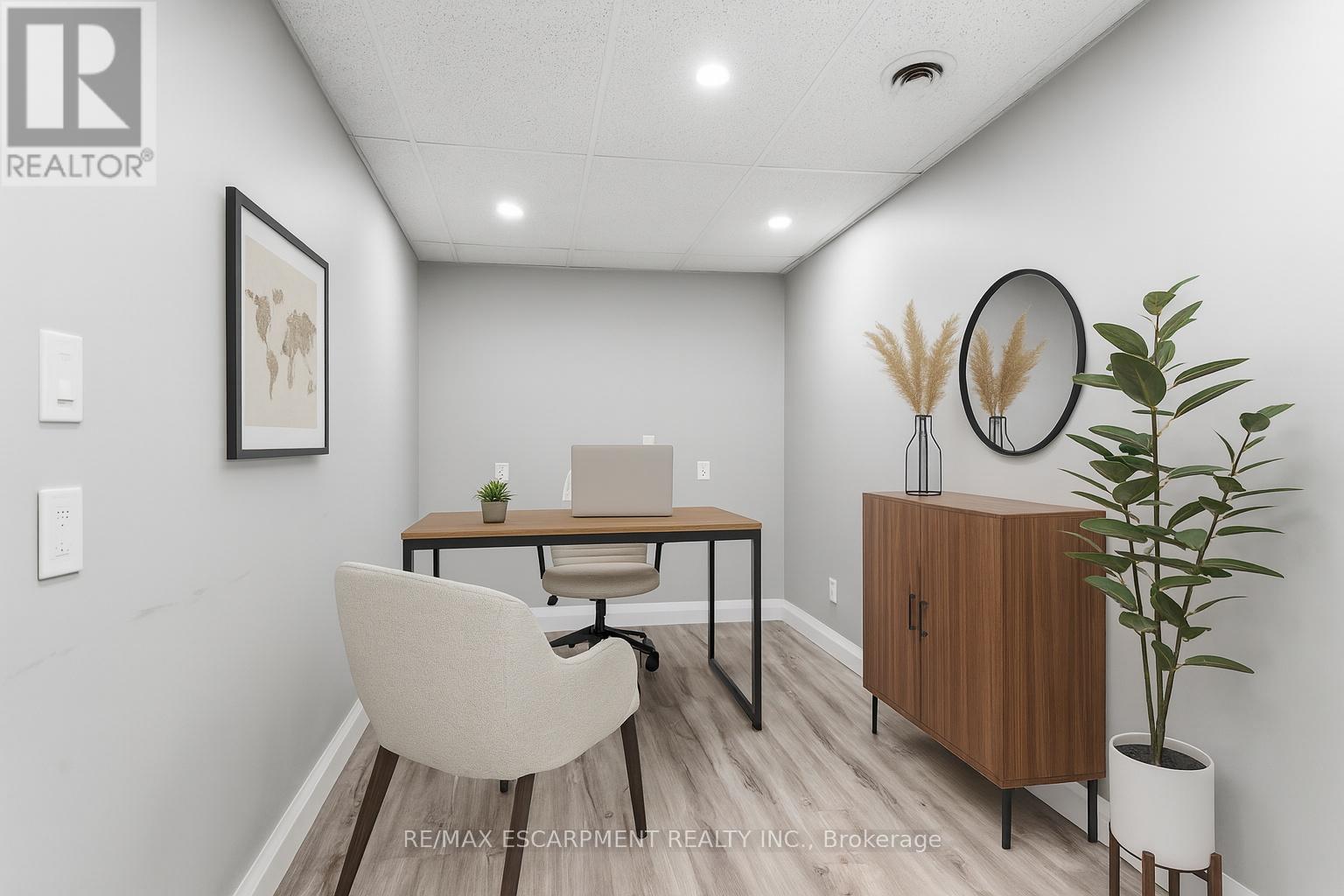 102 - 838 Fennell Avenue E, Hamilton, Ontario  L8V 1V6 - Photo 27 - X12604272