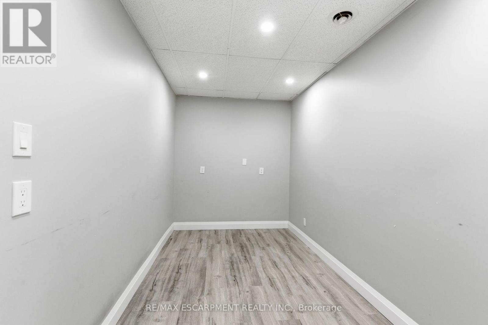 102 - 838 Fennell Avenue E, Hamilton, Ontario  L8V 1V6 - Photo 28 - X12604272