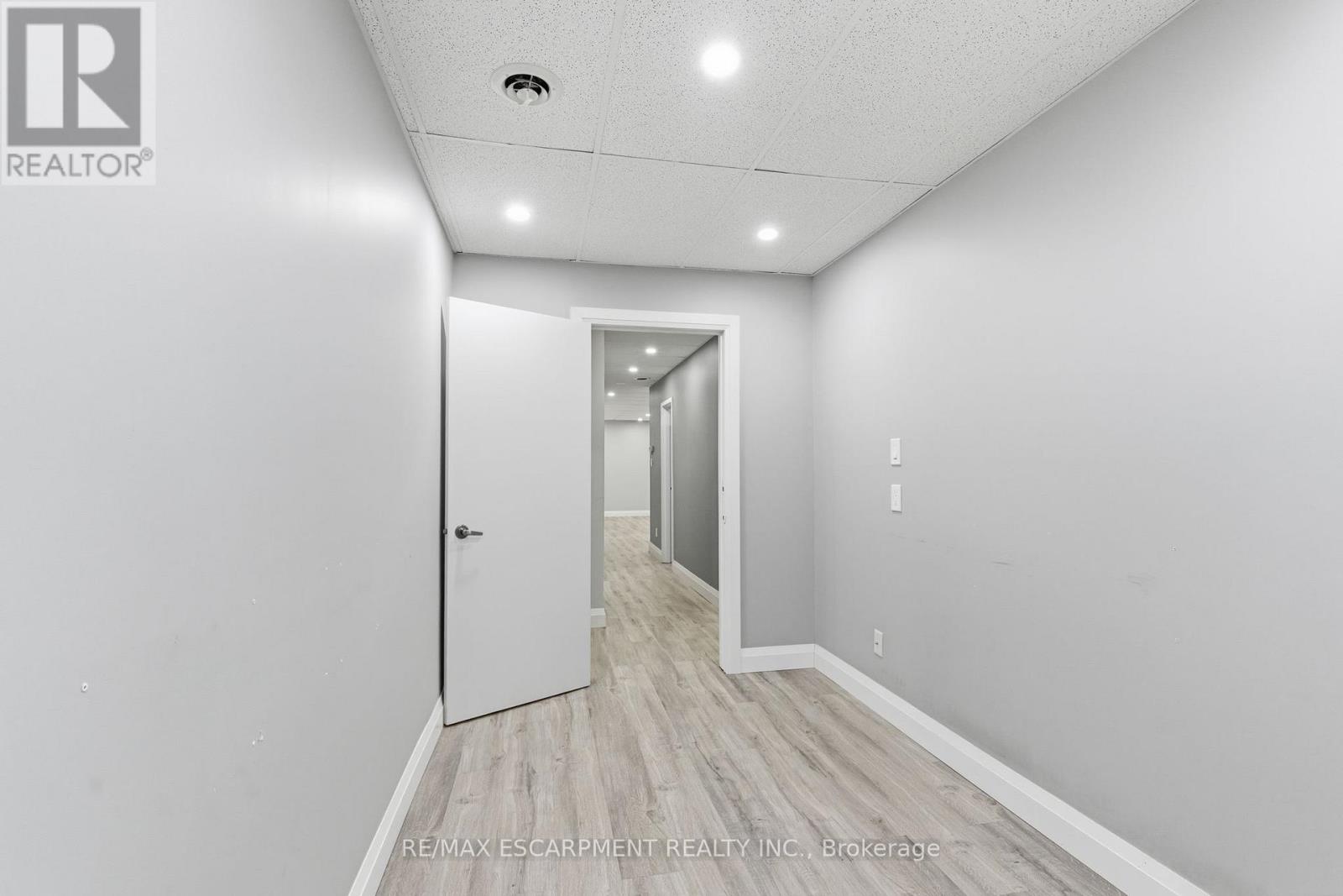 102 - 838 Fennell Avenue E, Hamilton, Ontario  L8V 1V6 - Photo 29 - X12604272