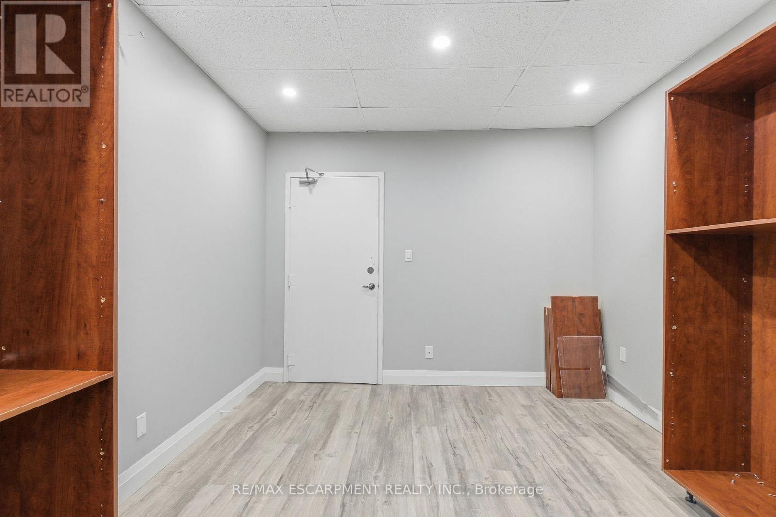 102 - 838 Fennell Avenue E, Hamilton, Ontario  L8V 1V6 - Photo 31 - X12604272