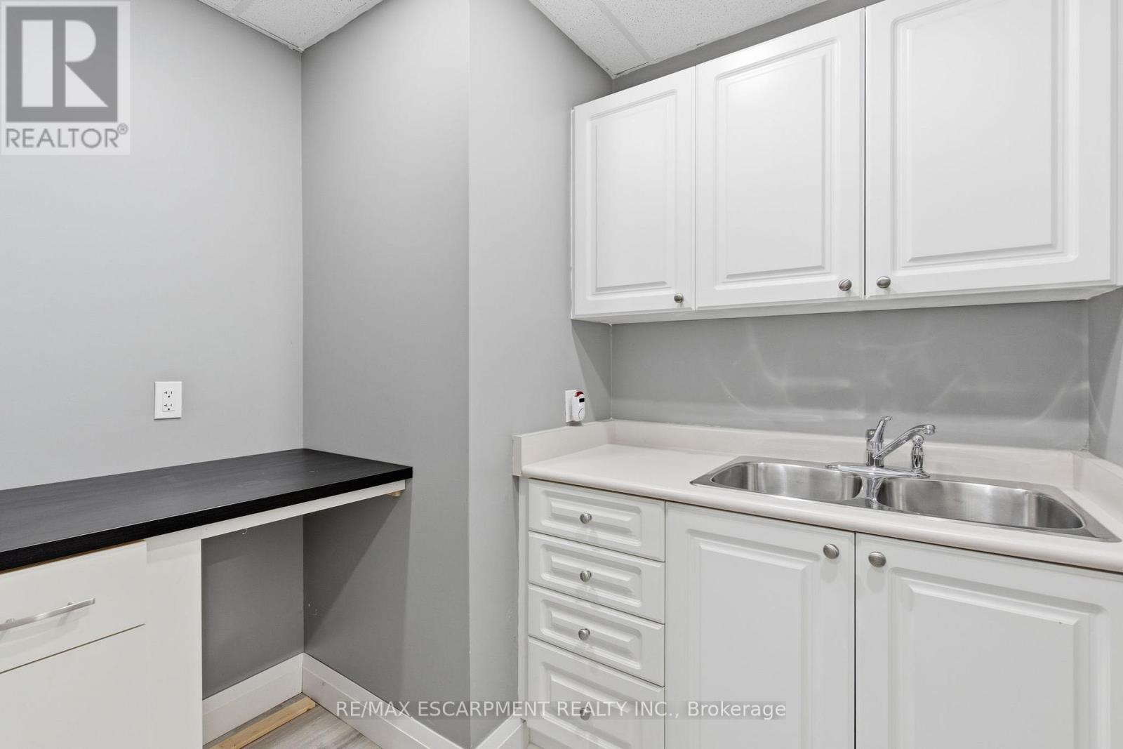 102 - 838 Fennell Avenue E, Hamilton, Ontario  L8V 1V6 - Photo 32 - X12604272