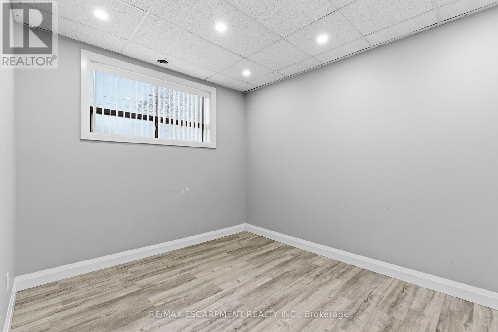 102 - 838 Fennell Avenue E, Hamilton, Ontario  L8V 1V6 - Photo 35 - X12604272