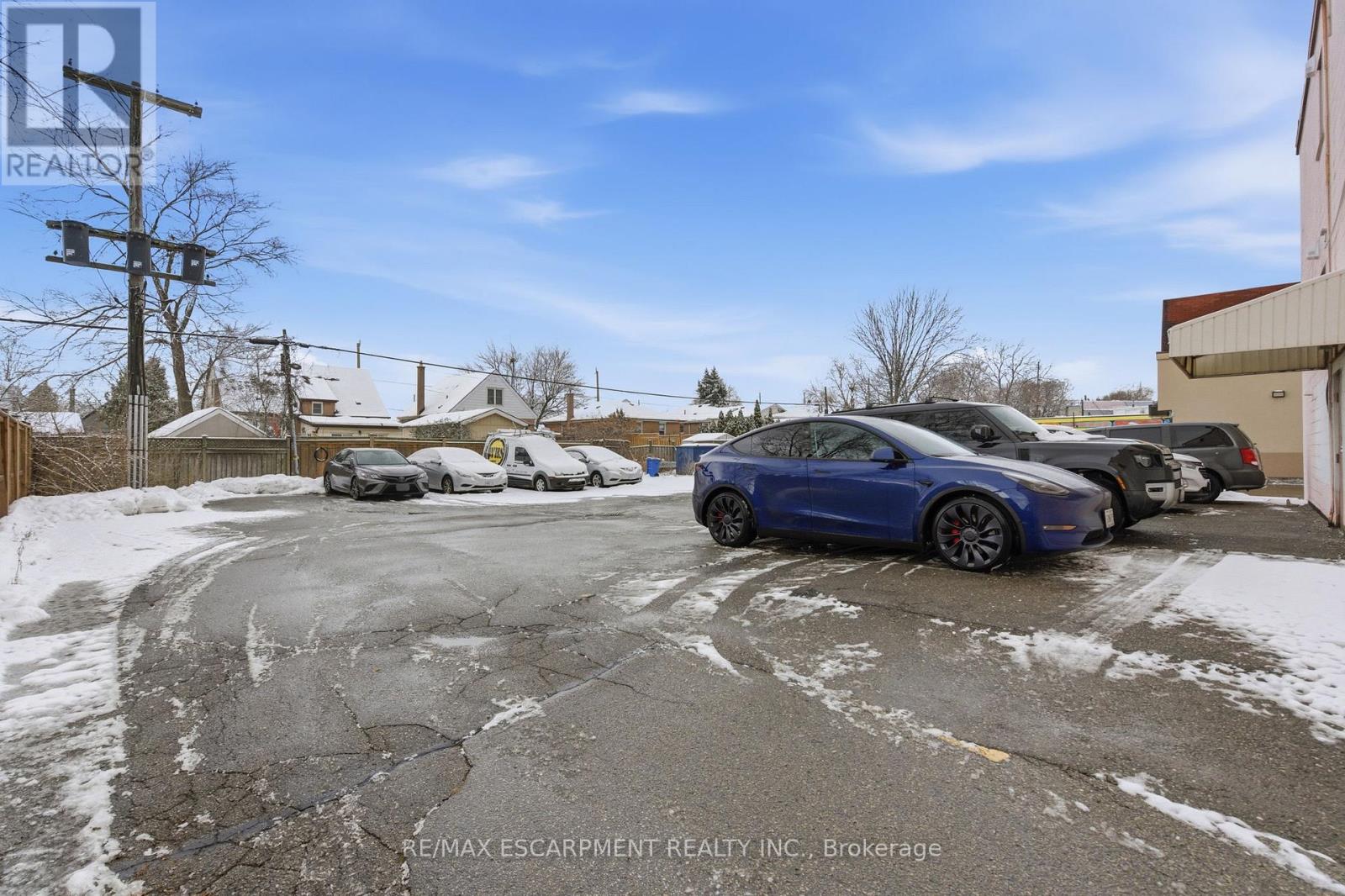 102 - 838 Fennell Avenue E, Hamilton, Ontario  L8V 1V6 - Photo 4 - X12604272