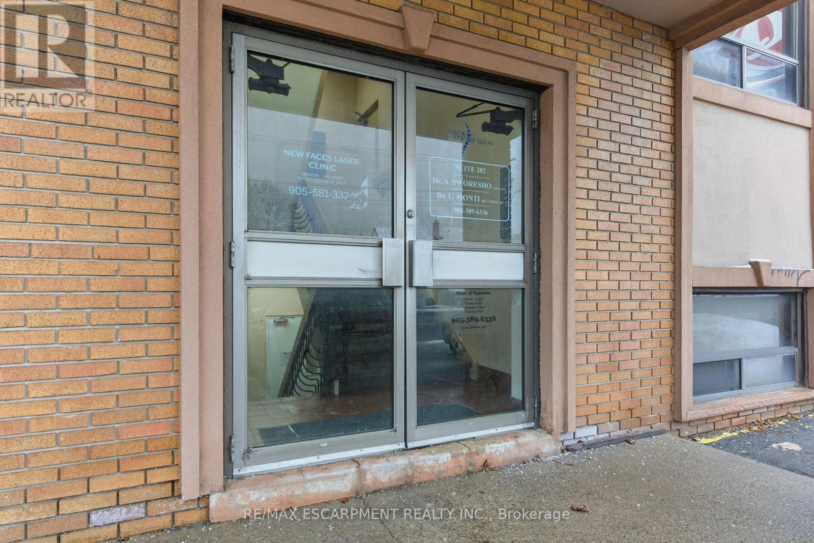 102 - 838 Fennell Avenue E, Hamilton, Ontario  L8V 1V6 - Photo 6 - X12604272