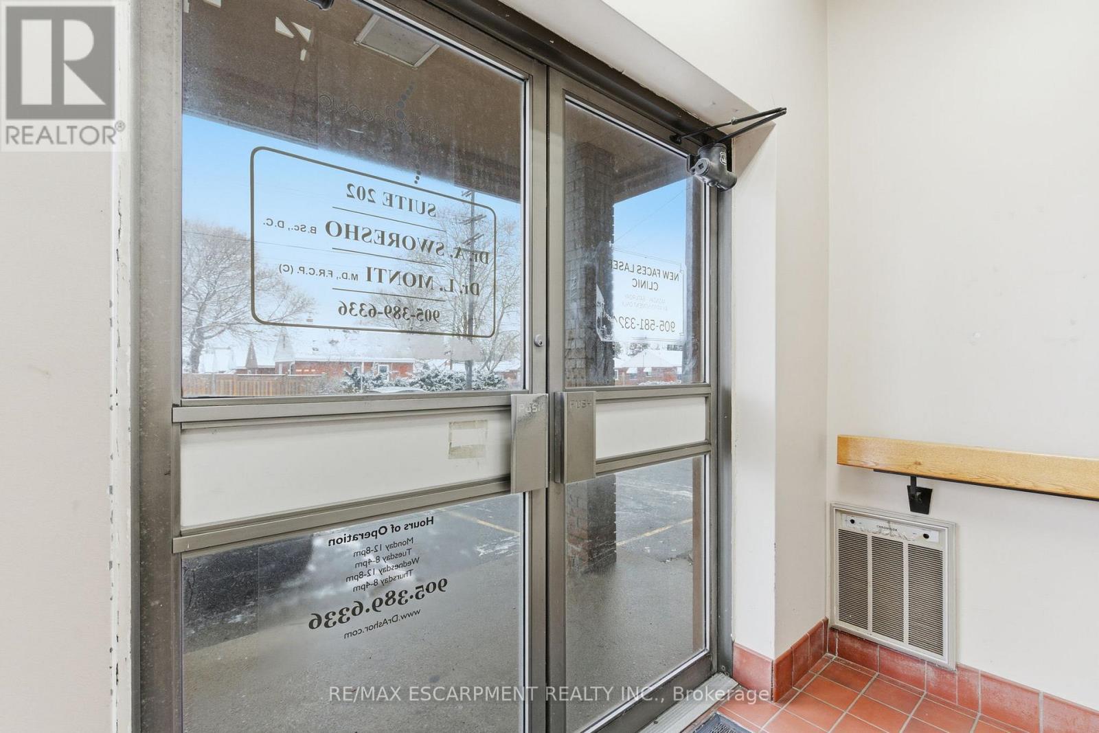 102 - 838 Fennell Avenue E, Hamilton, Ontario  L8V 1V6 - Photo 7 - X12604272