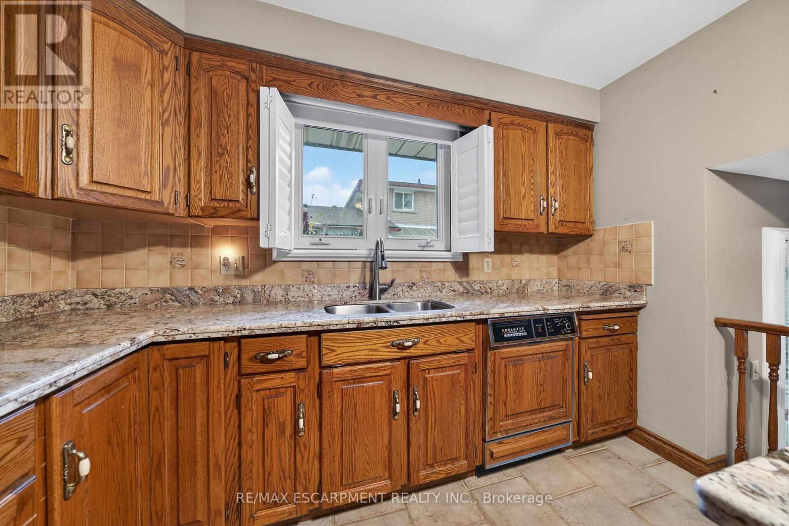 369 Federal Street, Hamilton, Ontario  L8E 2B6 - Photo 14 - X12604300