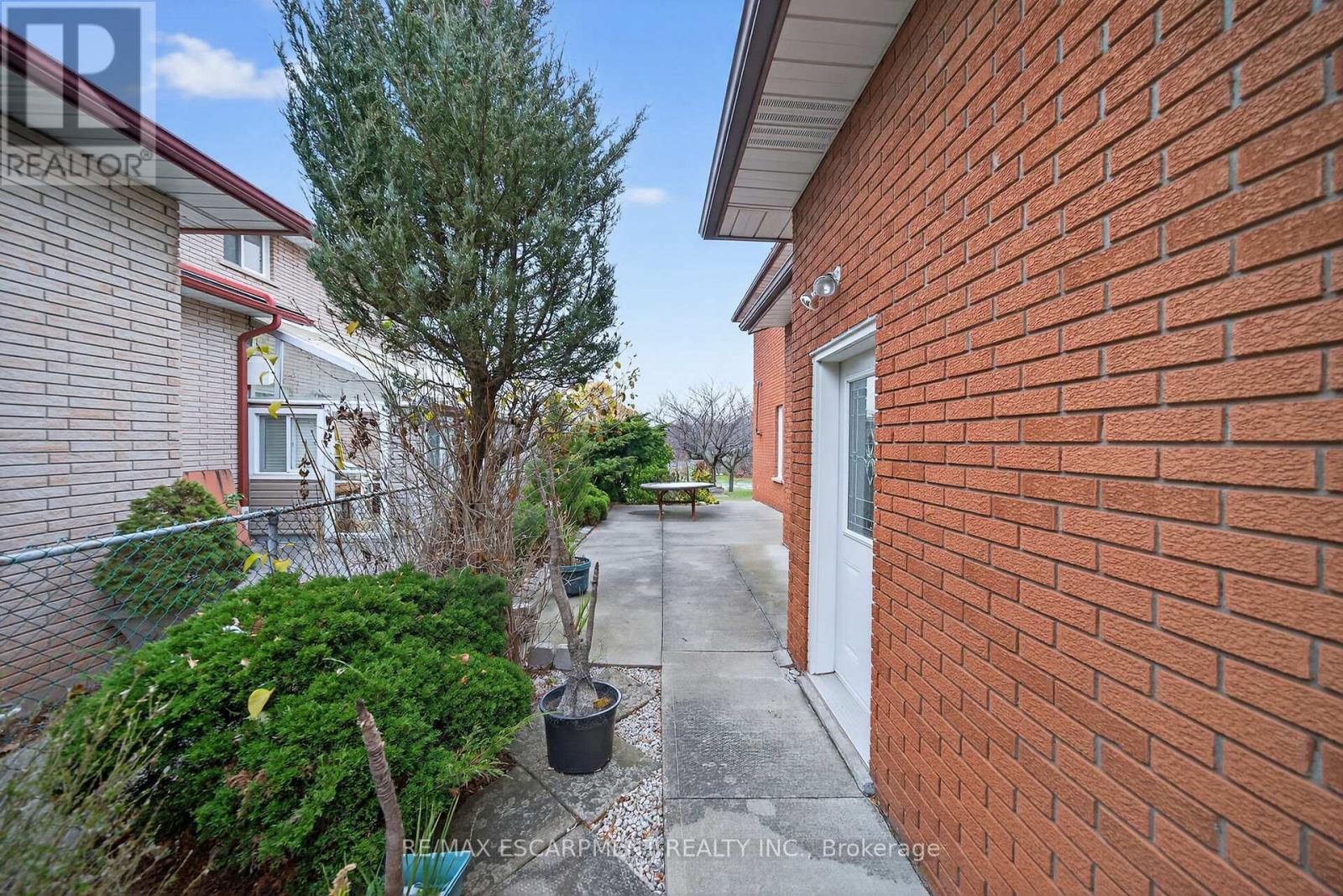 369 Federal Street, Hamilton, Ontario  L8E 2B6 - Photo 38 - X12604300