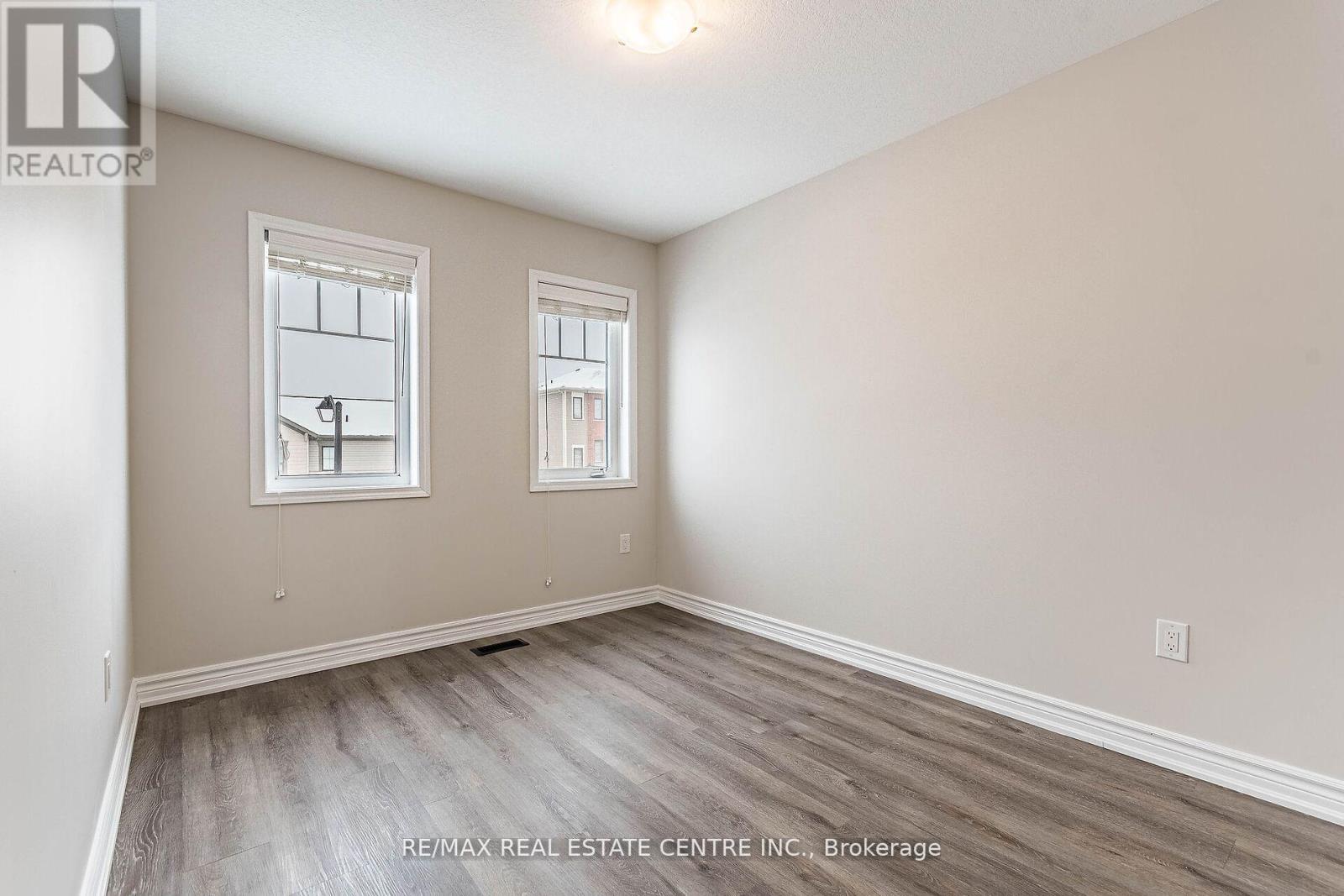 10 Utter Place, Hamilton, Ontario  L8J 0H7 - Photo 24 - X12604330