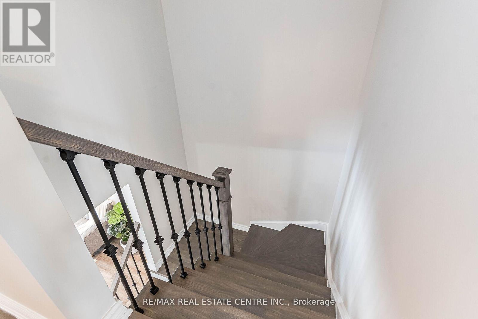 10 Utter Place, Hamilton, Ontario  L8J 0H7 - Photo 34 - X12604330