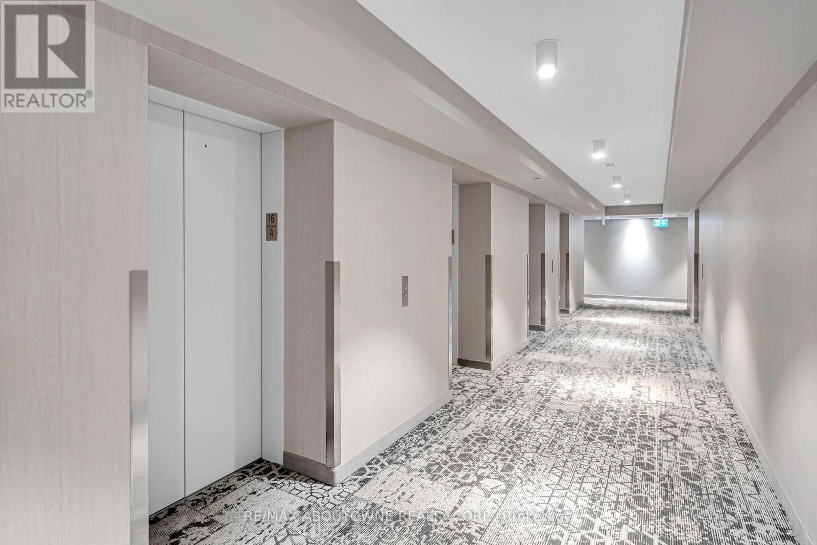 1607 - 138 Downes Street, Toronto, Ontario  M5E 0E4 - Photo 2 - C12480549