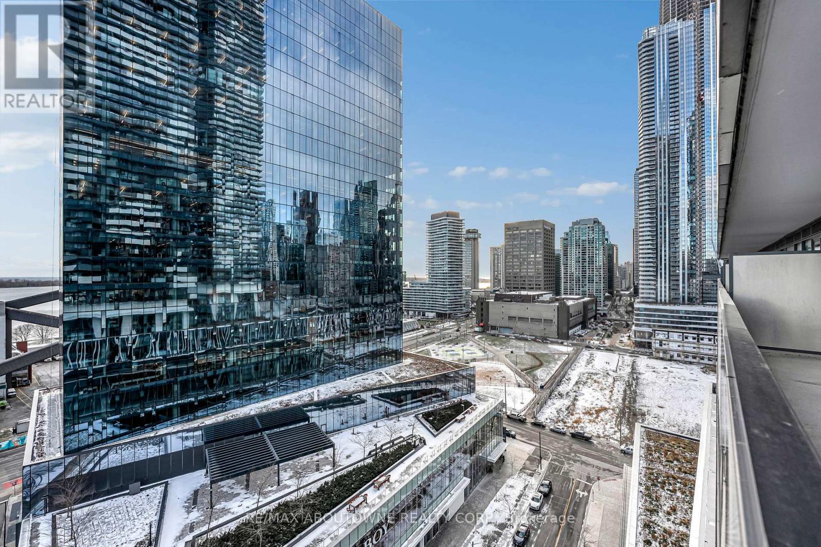 1607 - 138 Downes Street, Toronto, Ontario  M5E 0E4 - Photo 27 - C12480549