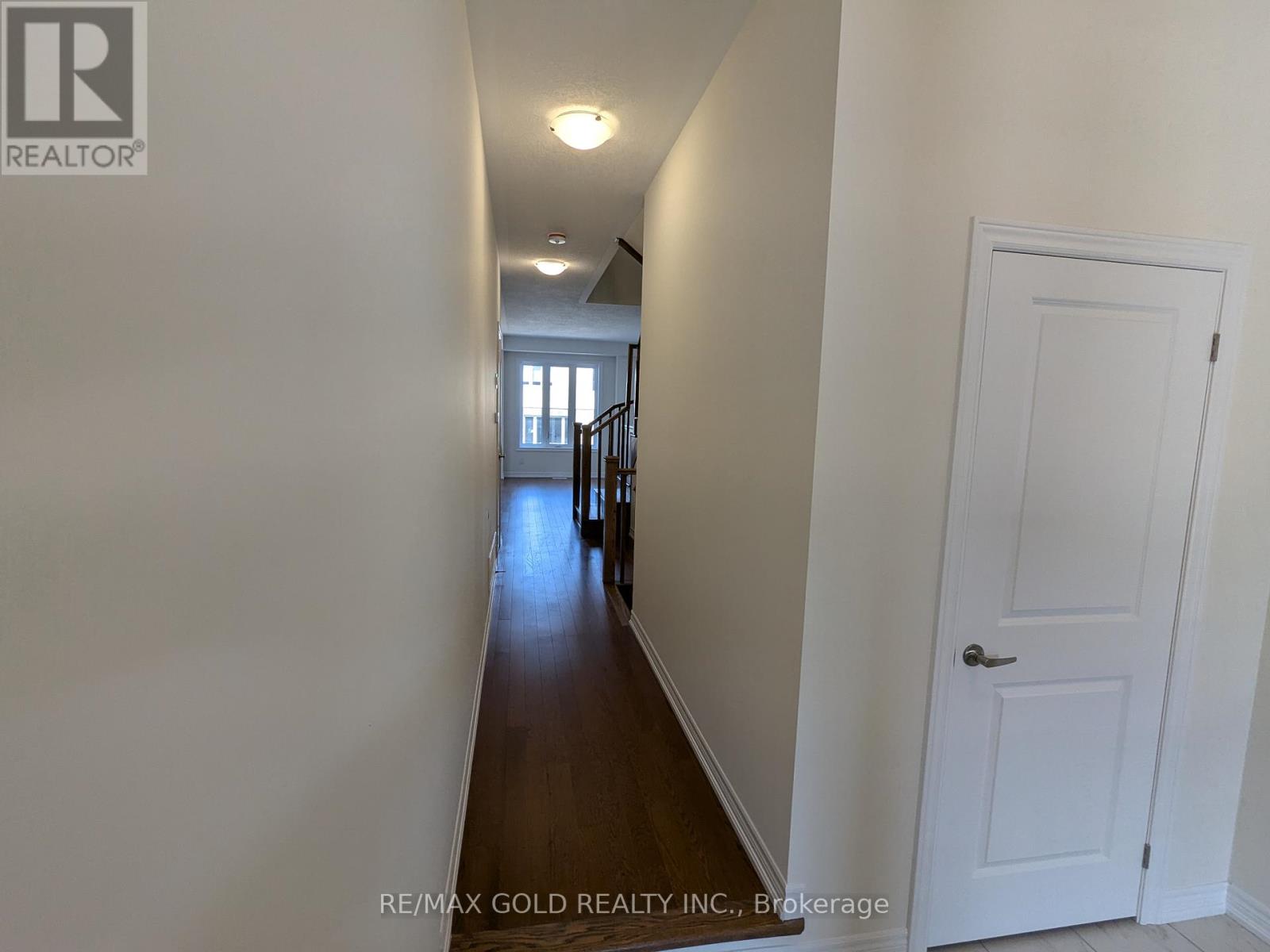 203 Broadacre Drive, Kitchener, Ontario  N2R 0S6 - Photo 3 - X12601246