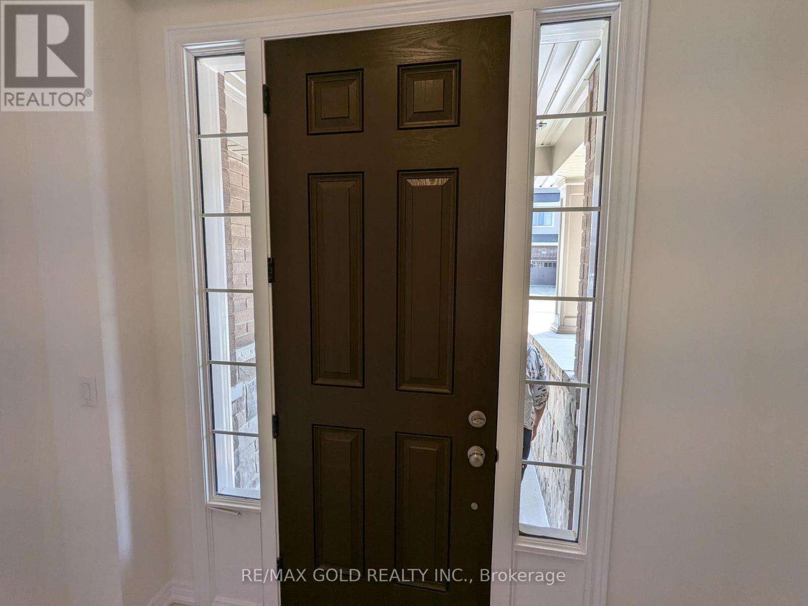 203 Broadacre Drive, Kitchener, Ontario  N2R 0S6 - Photo 2 - X12601246