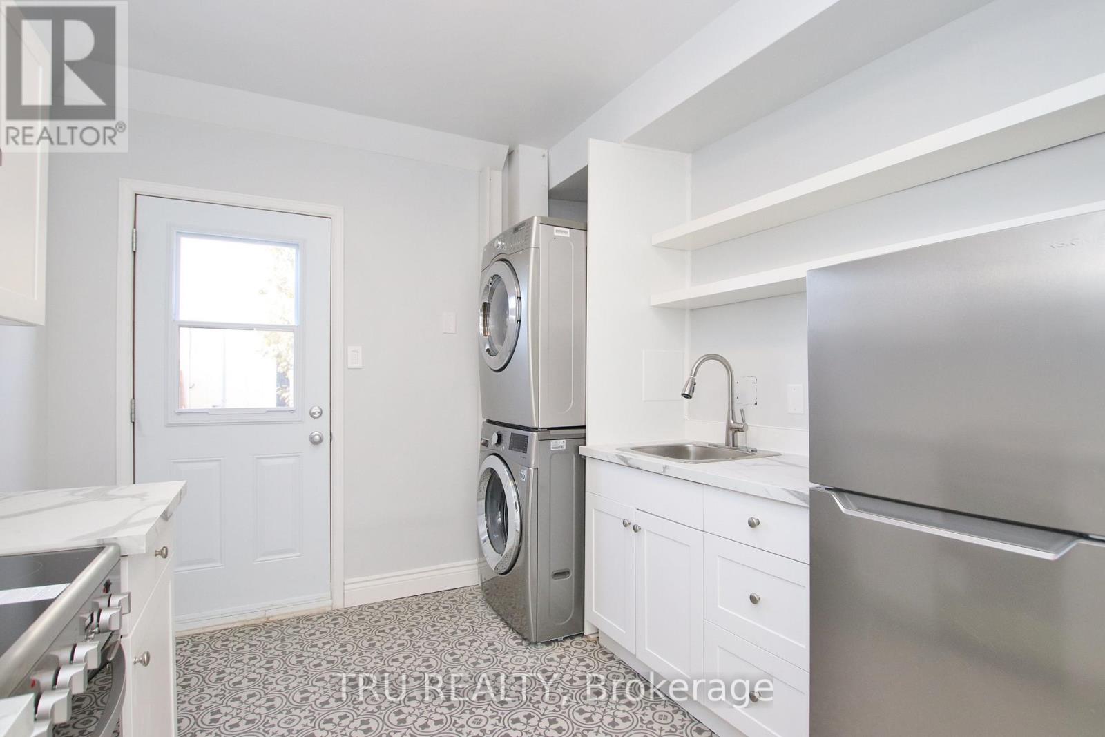 B - 86 Elvaston Avenue, Ottawa, Ontario  K2G 3X9 - Photo 8 - X12604582