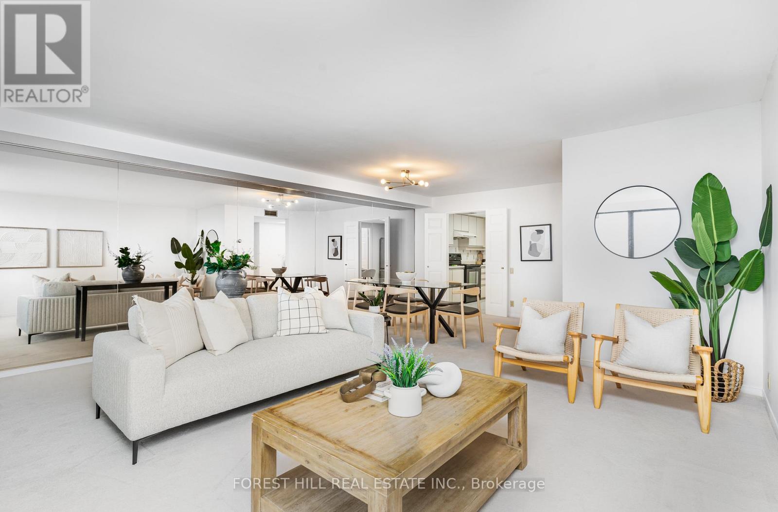 2004 - 3 CONCORDE PLACE, Toronto, Ontario