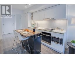 1702 - 8 WELLESLEY STREET W, Toronto, Ontario