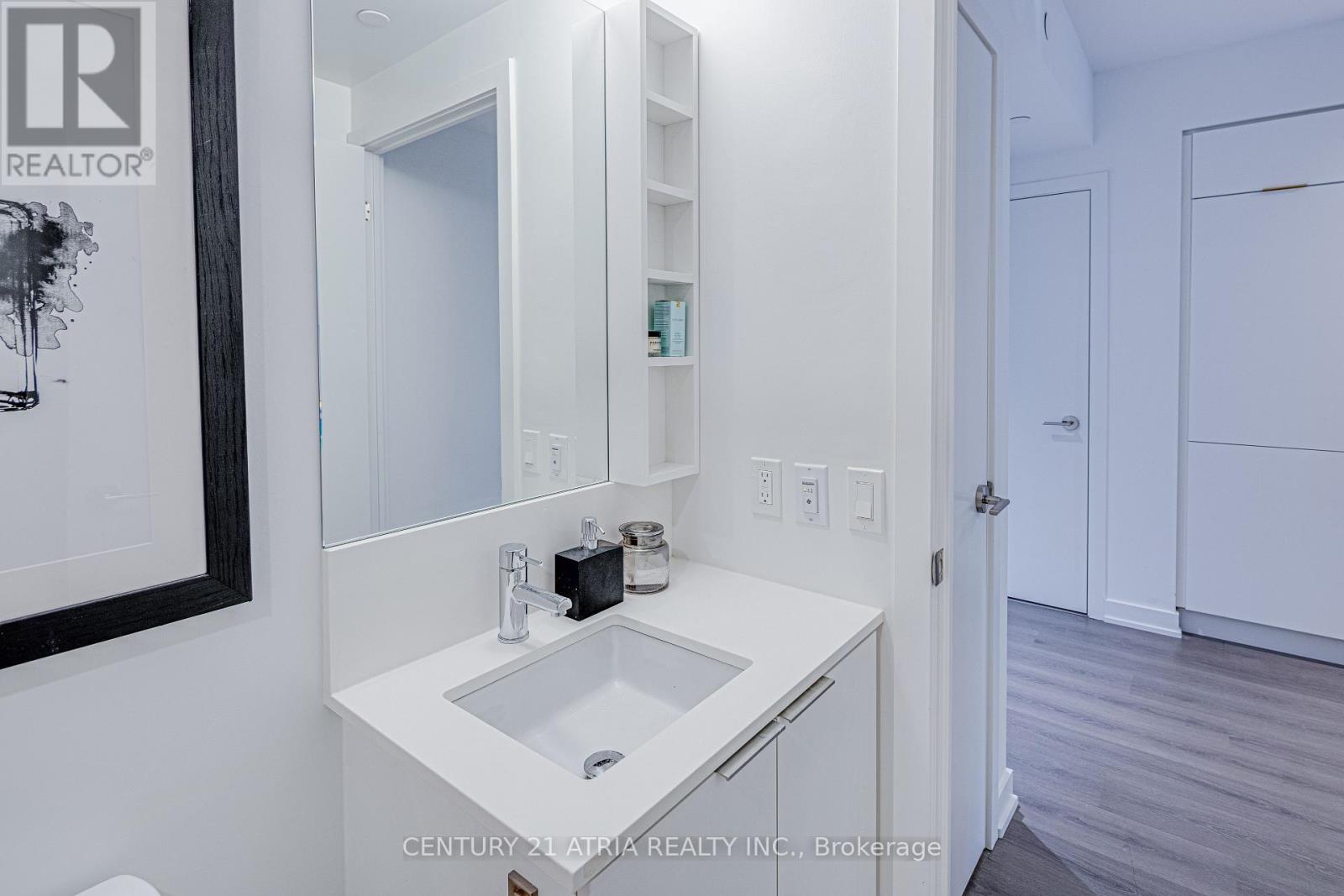 1702 - 8 Wellesley Street W, Toronto (Bay Street Corridor), Ontario  M4Y 0J5 - Photo 14 - C12565538