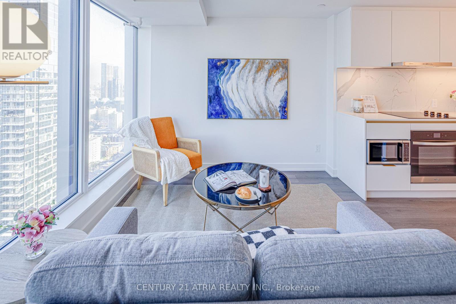 4007 - 8 Wellesley Street W, Toronto, Ontario  M4Y 0J5 - Photo 2 - C12565602