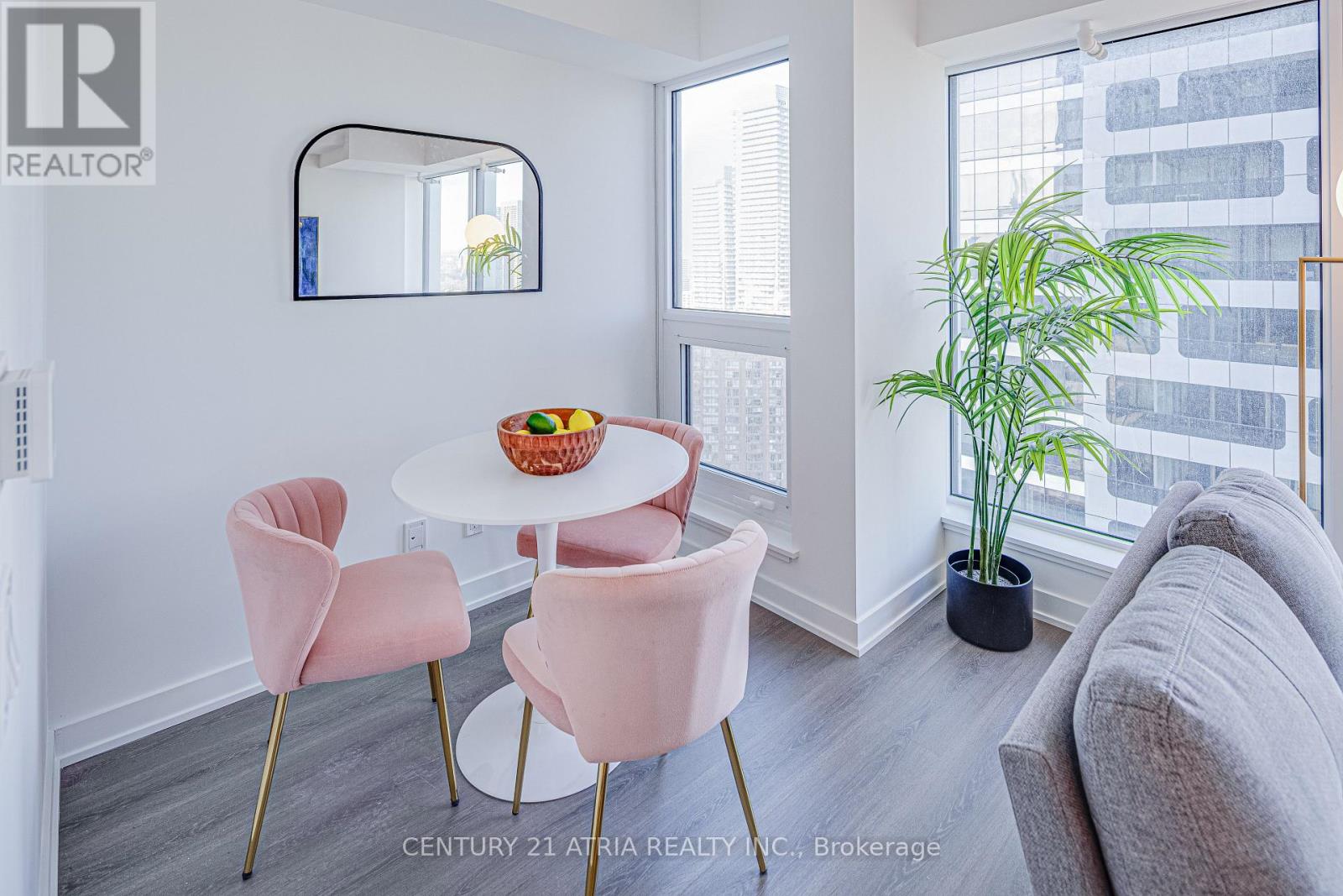 4007 - 8 Wellesley Street W, Toronto, Ontario  M4Y 0J5 - Photo 4 - C12565602