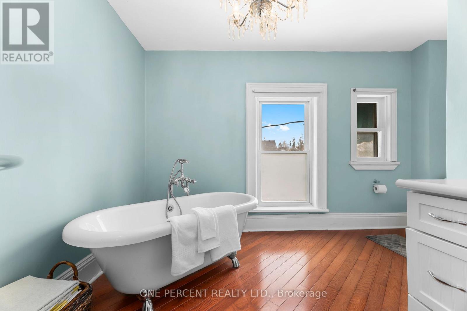 100 Nappadale Street, Kawartha Lakes, Ontario  K0M 2T0 - Photo 34 - X12602598