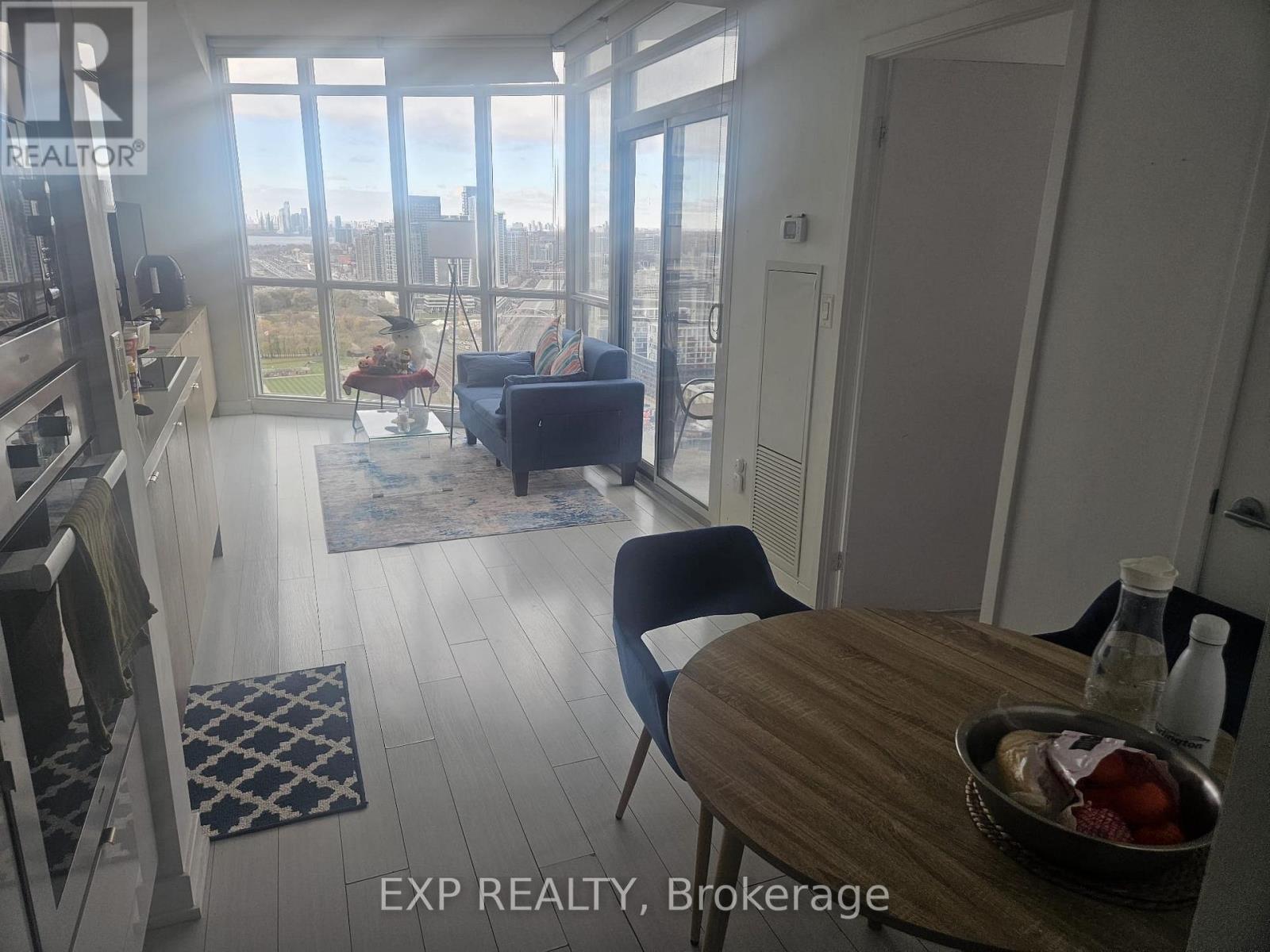 3712 - 21 Iceboat Terrace, Toronto, Ontario  M5V 4A9 - Photo 3 - C12604578