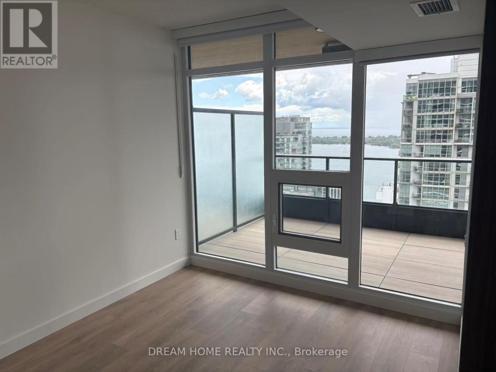 3908 - 1 Concord Cityplace Way, Toronto, Ontario  M5V 0X4 - Photo 3 - C12604652