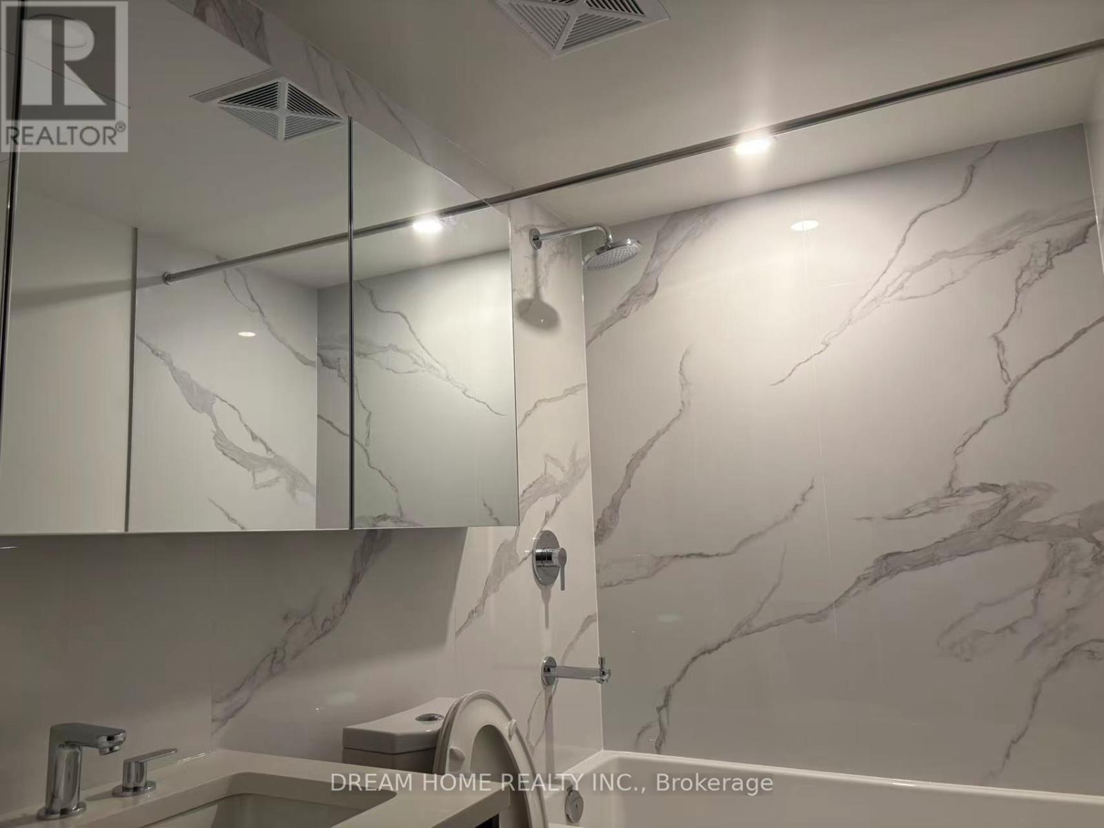 3908 - 1 Concord Cityplace Way, Toronto, Ontario  M5V 0X4 - Photo 5 - C12604652