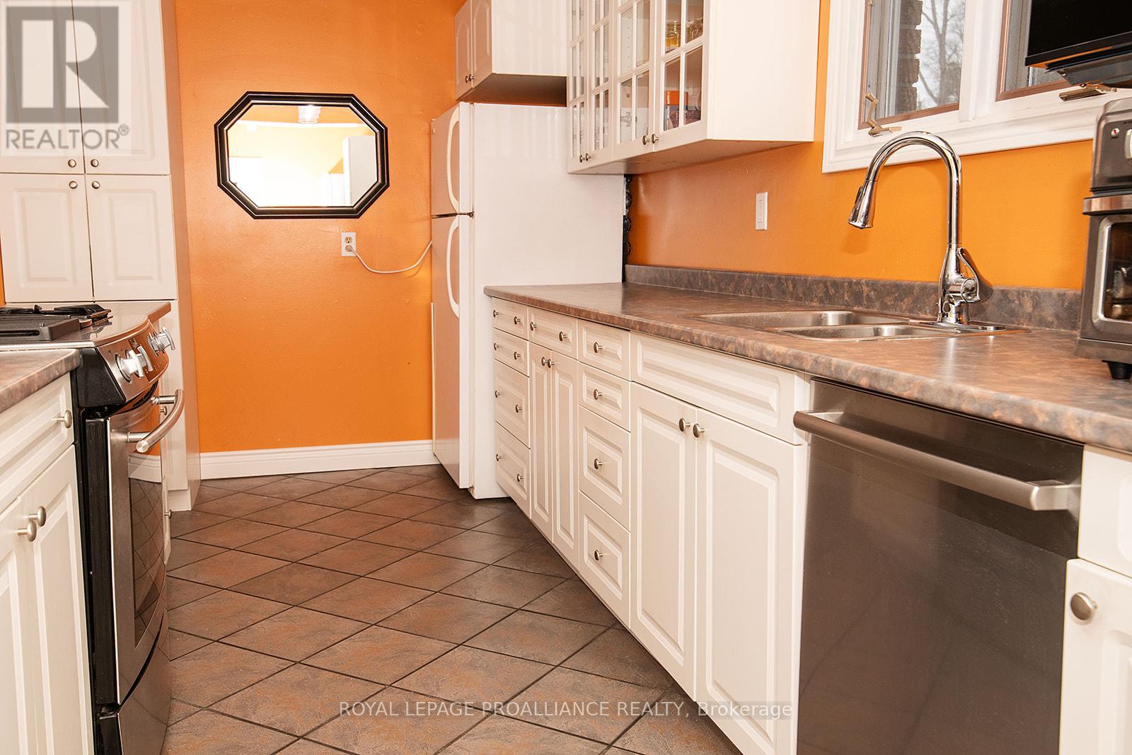 31 Nobes Road, Quinte West, Ontario  K0K 2C0 - Photo 9 - X12604198