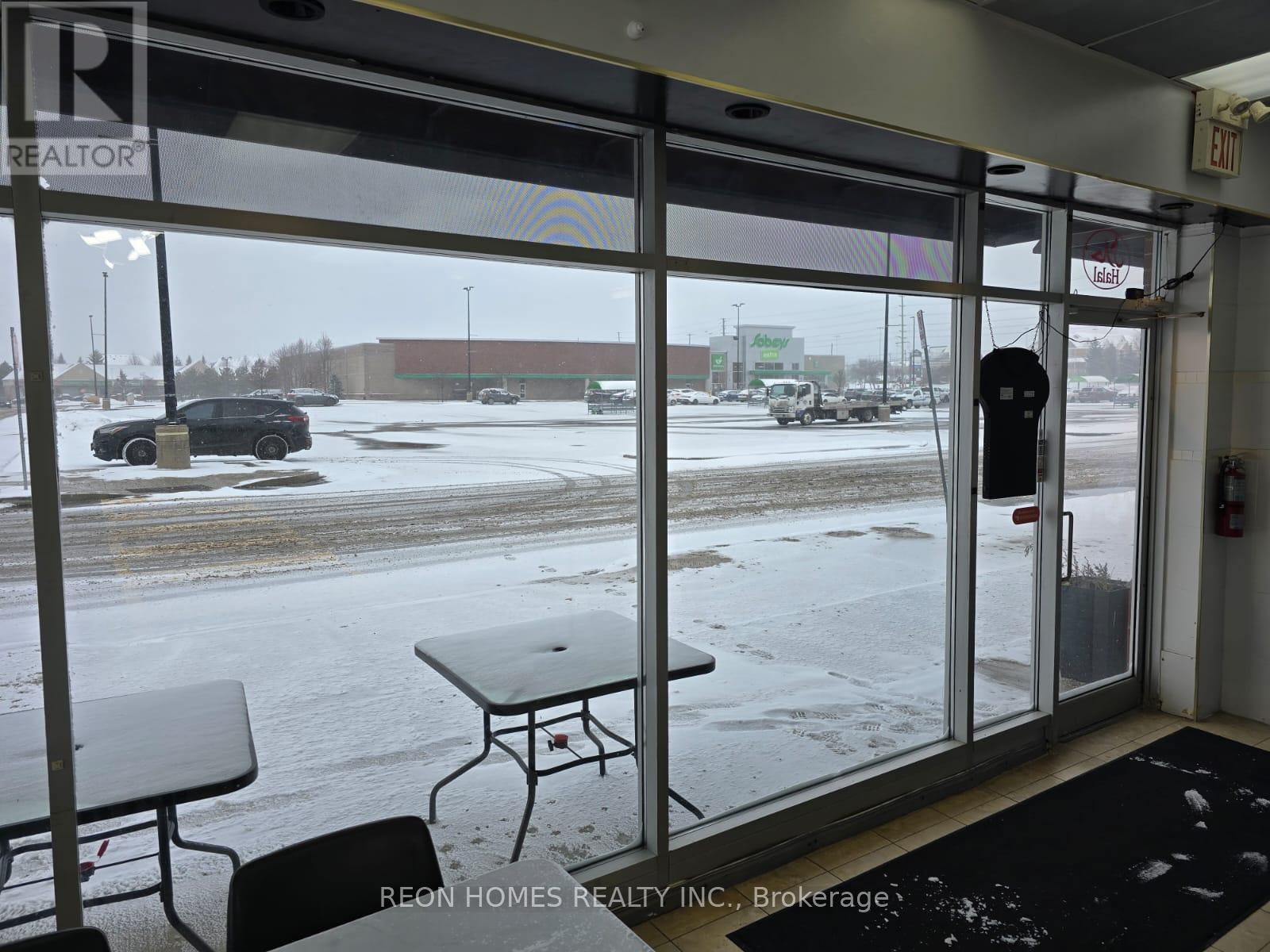 1b - 15440 Bayview Avenue, Aurora, Ontario  L4G 3G8 - Photo 3 - N12604602