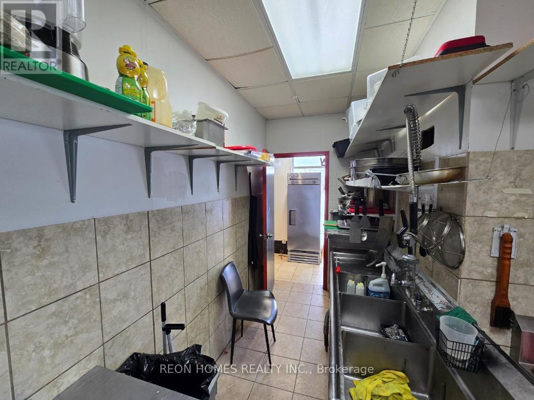 1b - 15440 Bayview Avenue, Aurora, Ontario  L4G 3G8 - Photo 9 - N12604602