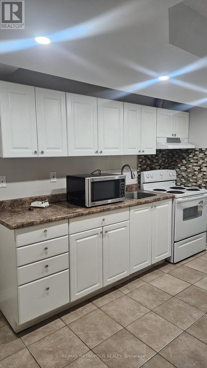 BASEMENT - 54 AMETHYST CIRCLE, Brampton, Ontario