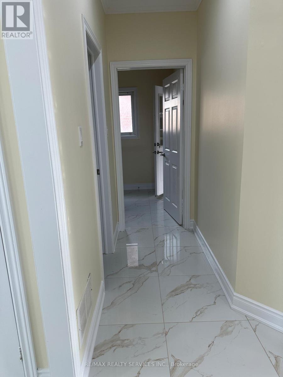 80 Farthingale Crescent, Brampton, Ontario  L7A 1W8 - Photo 7 - W12604594