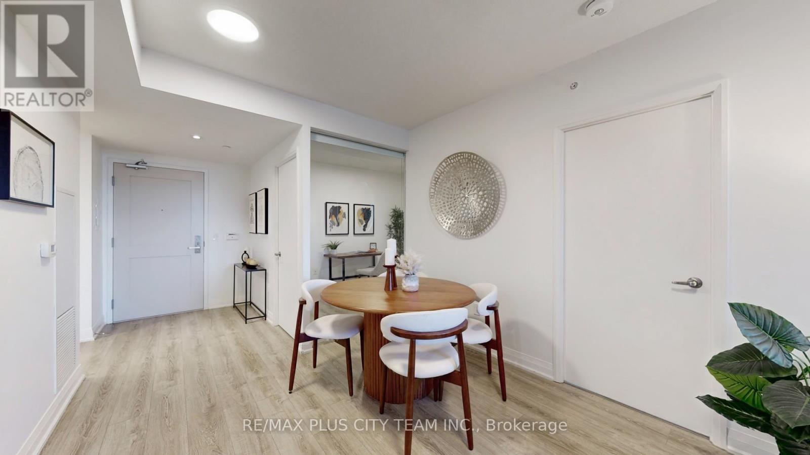 517 - 10 Gibbs Road, Toronto, Ontario  M9B 0E2 - Photo 6 - W12604630