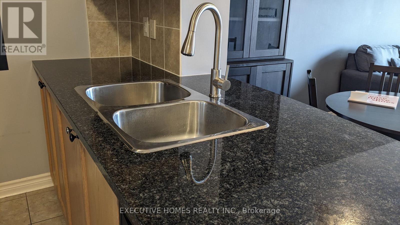 307 - 2379 Central Park Drive, Oakville, Ontario  L6H 0C7 - Photo 10 - W12604662