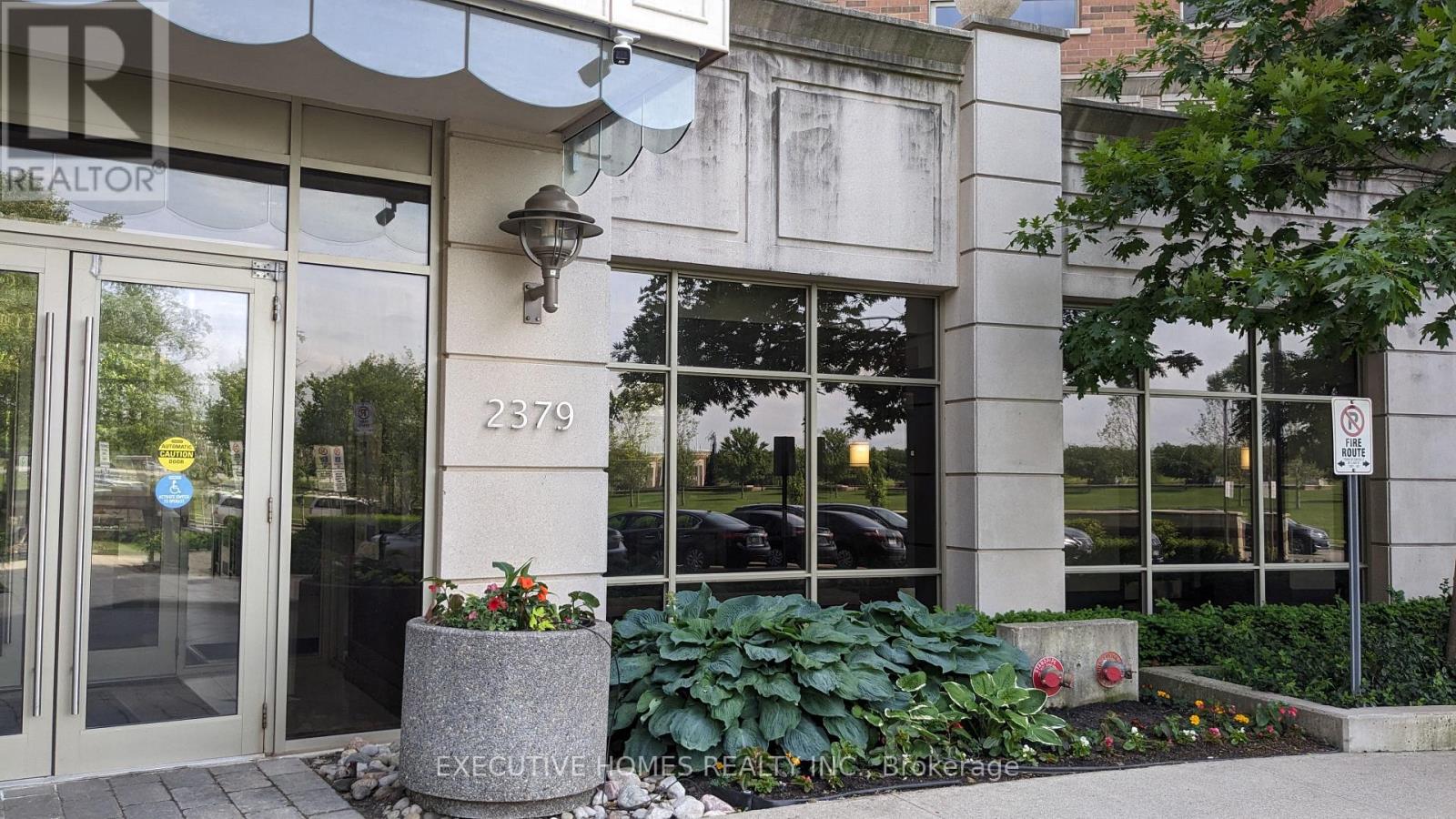 307 - 2379 Central Park Drive, Oakville, Ontario  L6H 0C7 - Photo 2 - W12604662