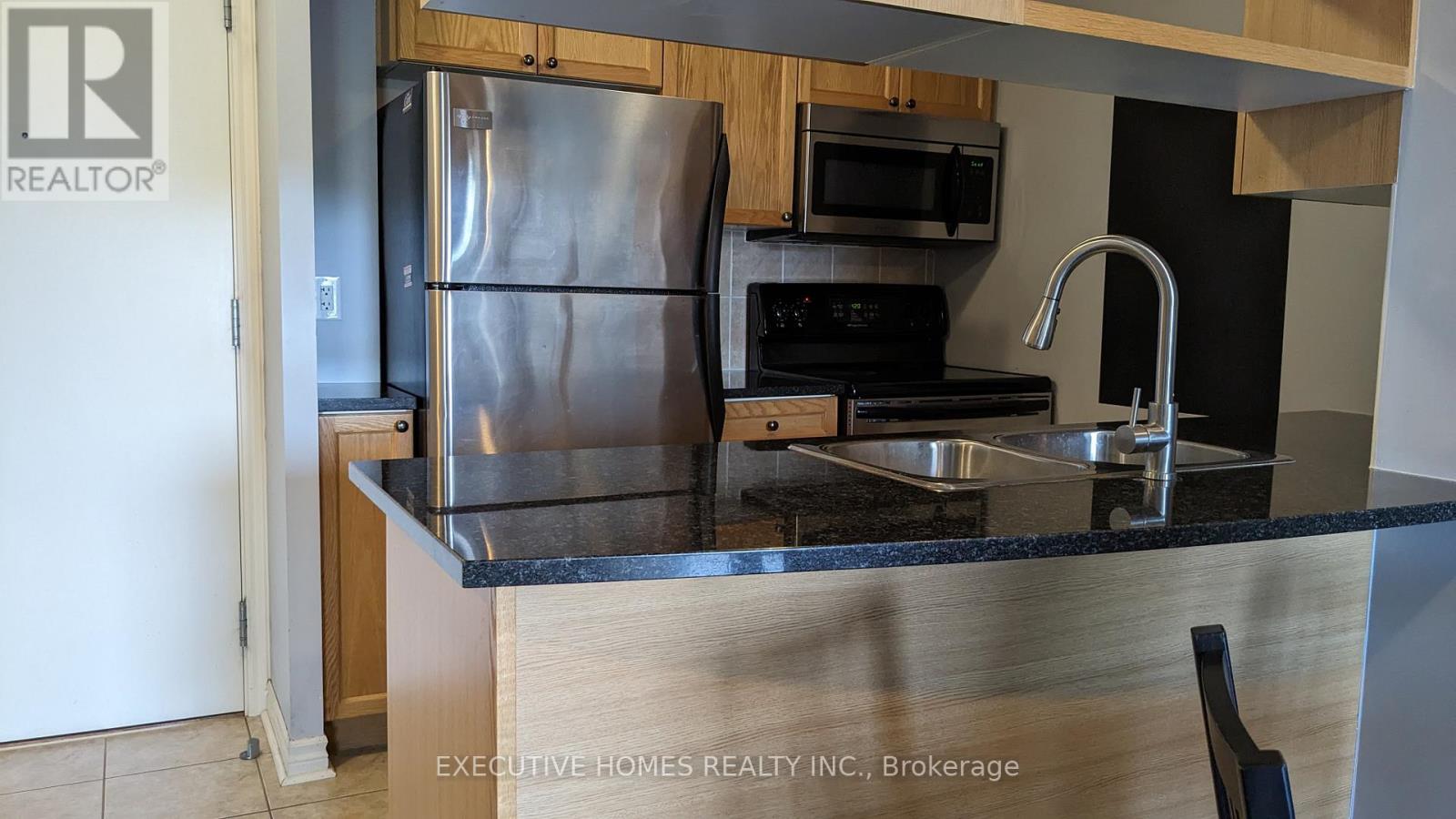 307 - 2379 Central Park Drive, Oakville, Ontario  L6H 0C7 - Photo 7 - W12604662