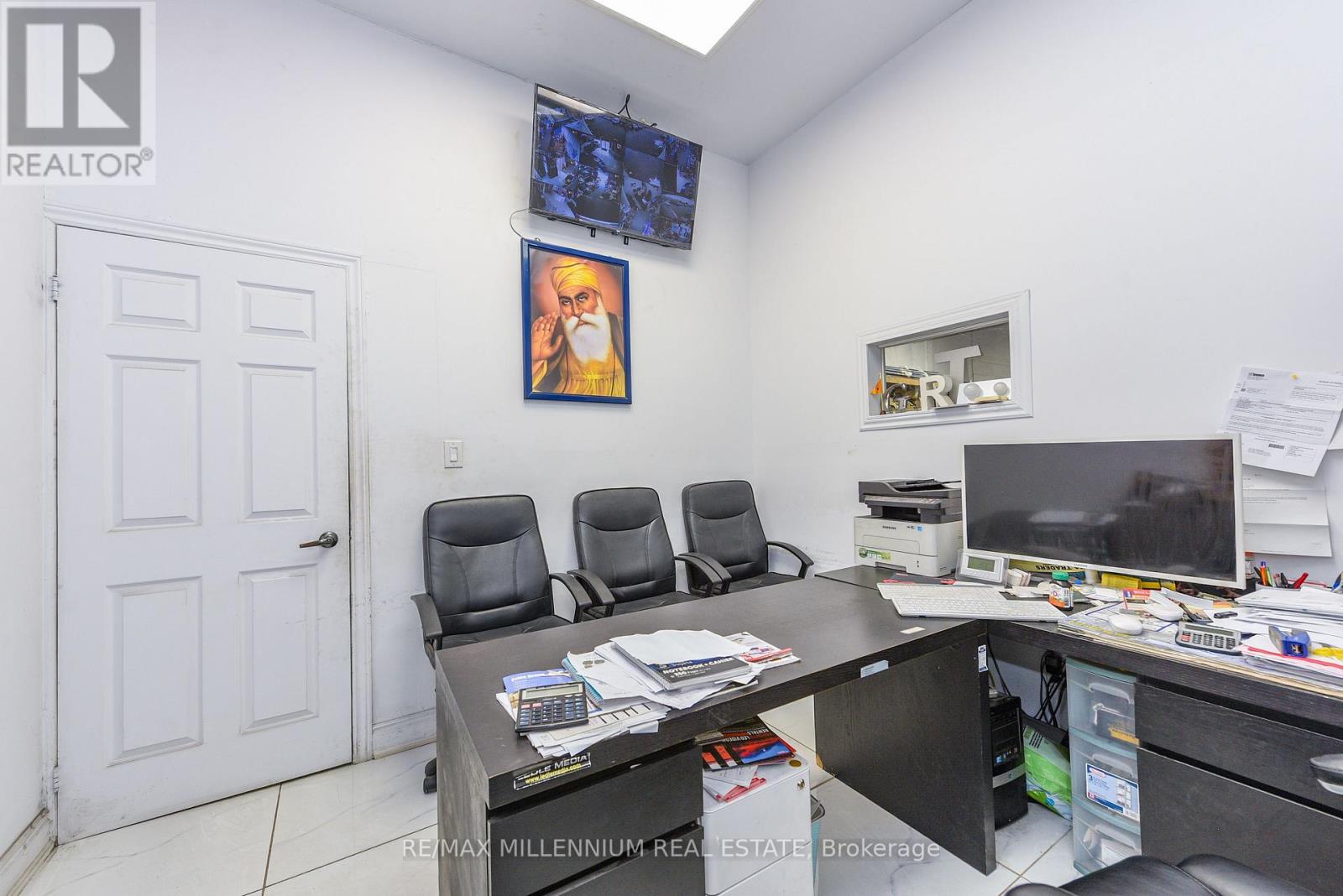 7 - 1780 Albion Road, Toronto, Ontario  M9V 1C1 - Photo 9 - W12604458