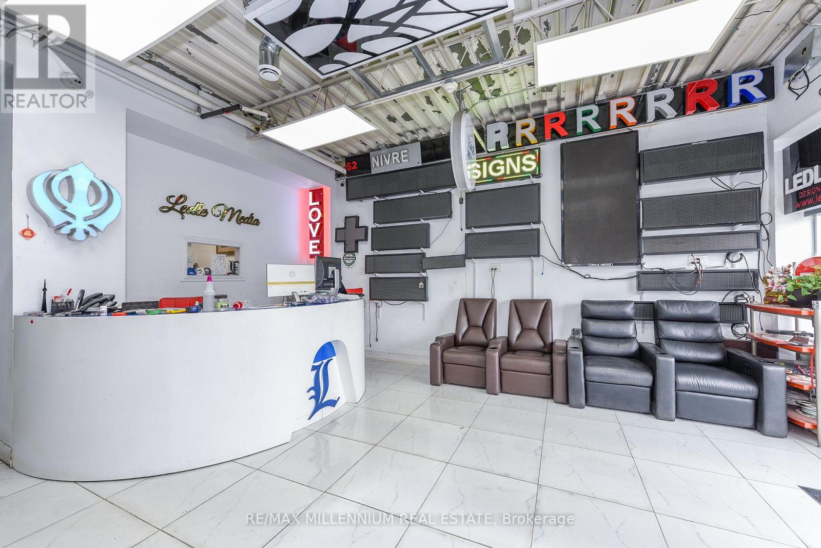 7 - 1780 Albion Road, Toronto, Ontario  M9V 1C1 - Photo 7 - W12604458