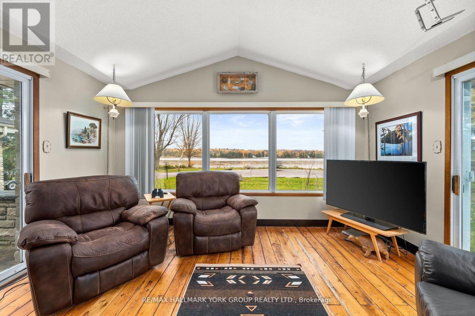 102 Albert Street, Kawartha Lakes, Ontario  K0M 1K0 - Photo 5 - X12604624