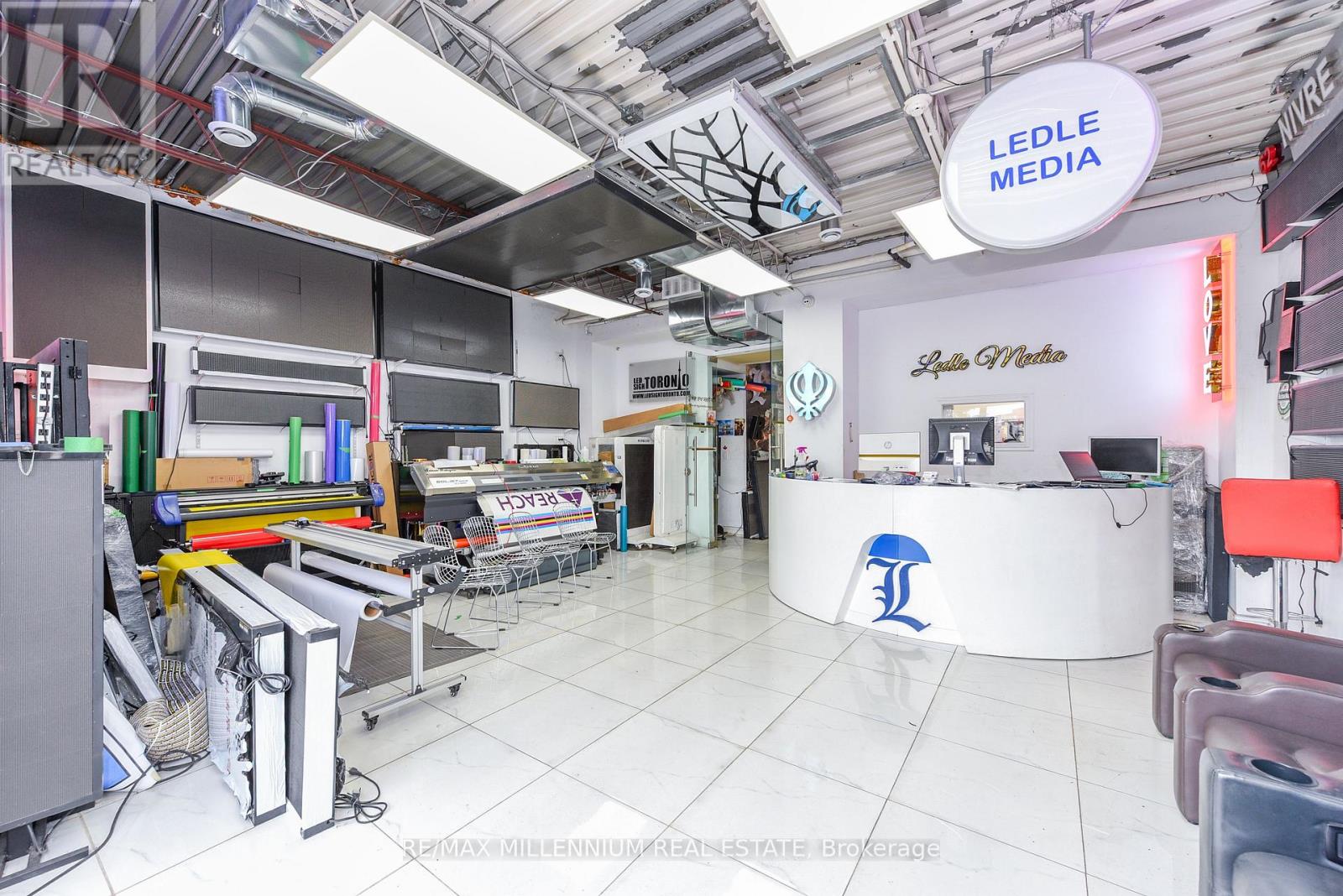 7 - 1780 Albion Road, Toronto, Ontario  M9V 1C1 - Photo 4 - W12604458