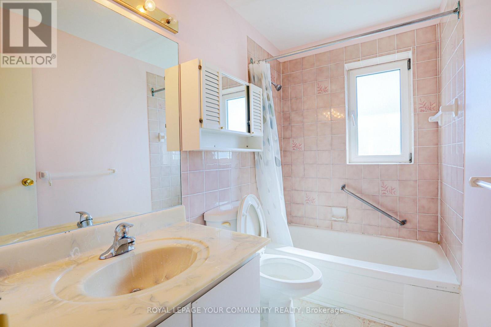 181 King Road, Richmond Hill, Ontario  L4E 2W1 - Photo 28 - N12437829