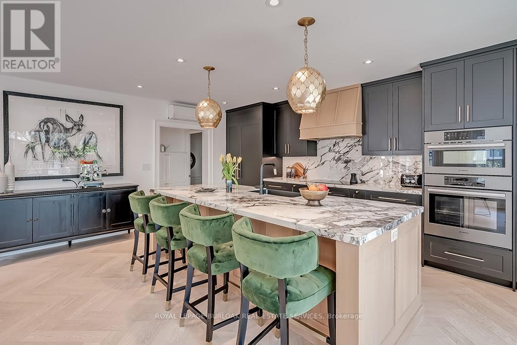 1060 Mohawk Road, Burlington, Ontario  L7T 3M6 - Photo 12 - W12137496