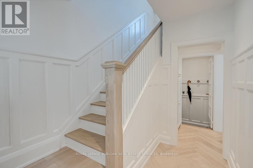 1060 Mohawk Road, Burlington, Ontario  L7T 3M6 - Photo 20 - W12137496