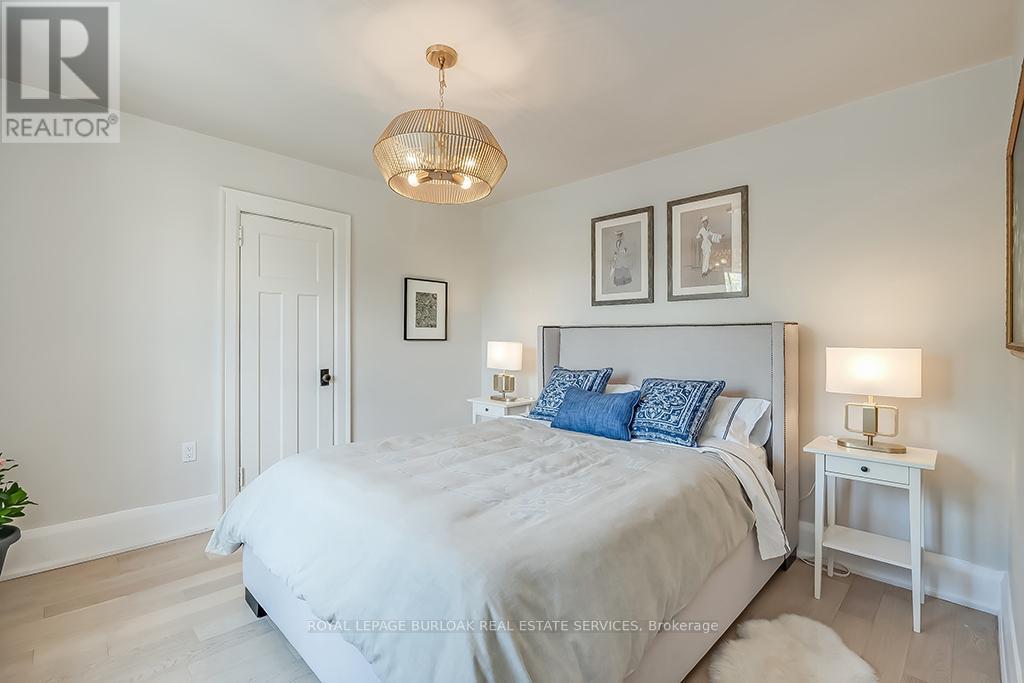 1060 Mohawk Road, Burlington, Ontario  L7T 3M6 - Photo 23 - W12137496