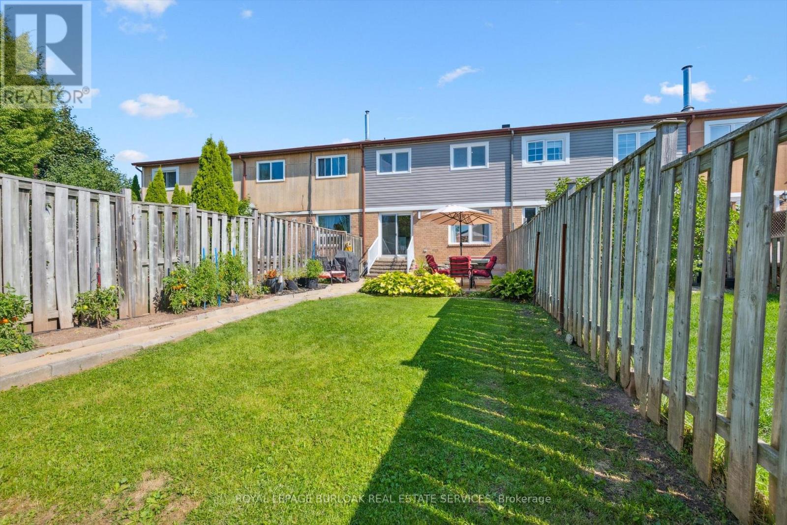 2152 Pelee Boulevard, Oakville, Ontario  L6H 4C8 - Photo 2 - W12409007