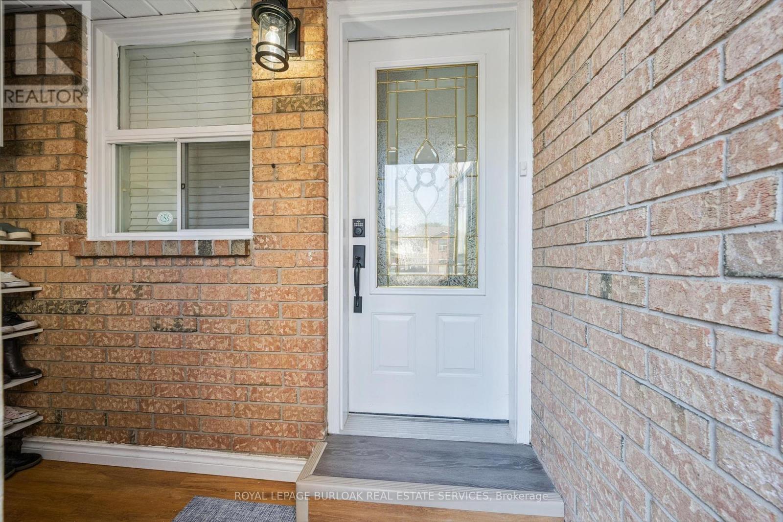 2152 Pelee Boulevard, Oakville, Ontario  L6H 4C8 - Photo 5 - W12409007